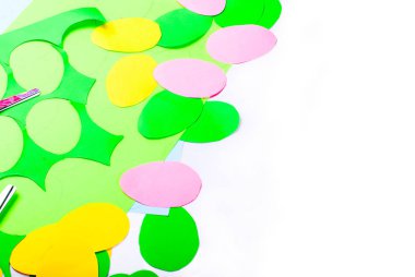 Kağıt yumurta, el sanatları çocuklu kümesi,