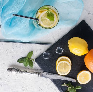 Cam buz ve naneli limonata