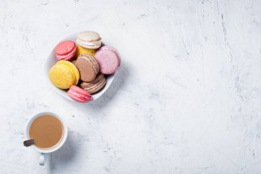 süt ve kurabiye kahve