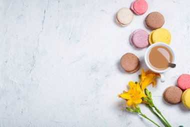 süt ve kurabiye kahve