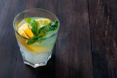 Cam buz ve naneli limonata 