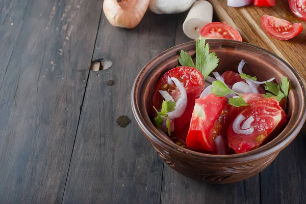 Tomatoes, onions, salt, ingredients for salad — Stock Photo, Image