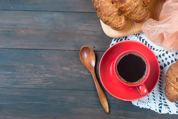 Xícara de café e croissants — Fotografia de Stock