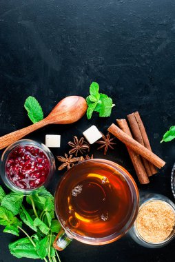 Sıcak çay nane, limon, nane ve Ahududu reçeli