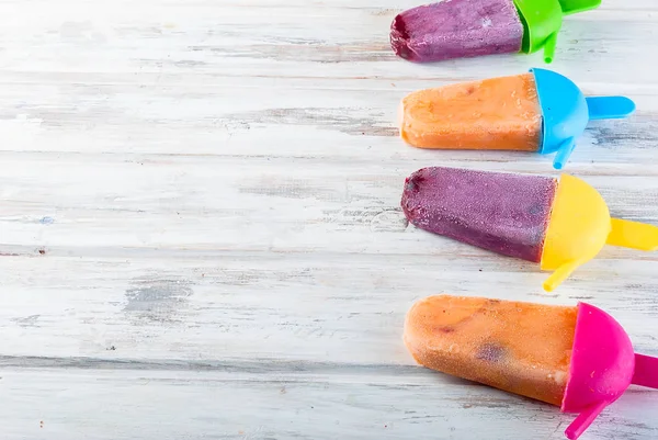 Homemade ice-cream from seasonal berries — Stock Photo, Image