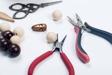 ahşap boncuk ve moda takılar üreten oluşturma araçları