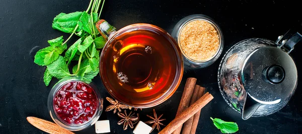 Sıcak çay nane, limon, nane ve Ahududu reçeli