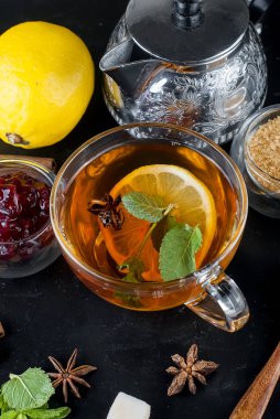 Sıcak çay nane, limon, nane ve Ahududu reçeli