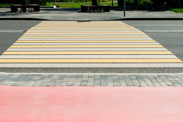 Crosswalk Hintergrund in der Stadt auf Hintergrund — Stockfoto