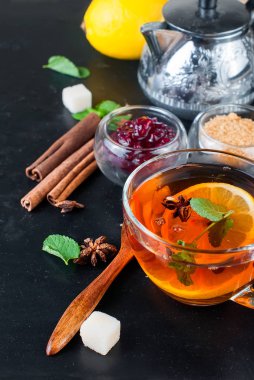 Sıcak çay nane, limon, nane ve Ahududu reçeli