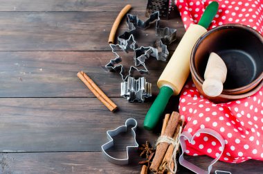 Noel ve yeni yıl için zencefilli kurabiye hamuru kesme