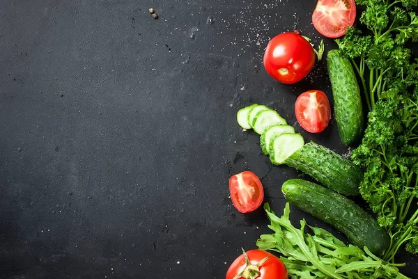 Kiraz domates bir şube, salatalık, maydanoz — Stok fotoğraf