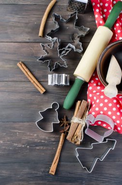 Noel ve yeni yıl için zencefilli kurabiye hamuru kesme