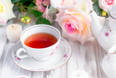 çiçek baskı ile çay seti 