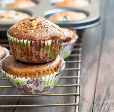 ev yapımı çikolata ve vanilyalı kek 