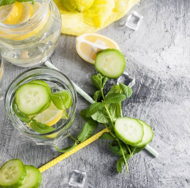 Limon ve salatalık narenciye sassi sağlıklı su ilham 