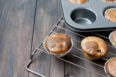 ev yapımı çikolata ve vanilyalı kek 