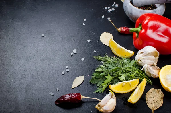 Especias hierbas y verduras. Ingredientes para cocinar . —  Fotos de Stock