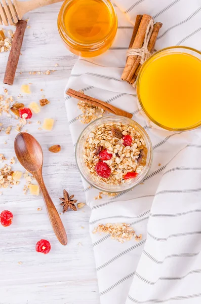 Café da manhã saudável definido Granola em frasco de vidro — Fotografia de Stock