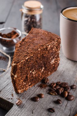 çekilmiş kahve ve bir fincan kapuçino beyaz peynir