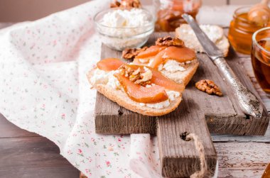 ricotta peyniri ve armut sandviç reçel 