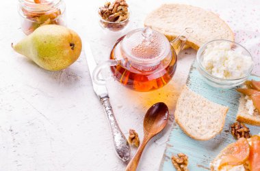 ricotta peyniri ve armut sandviç reçel 