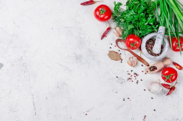 bir şube, yağ, maydanoz, baharatlar kiraz domates