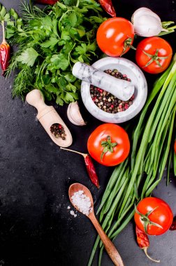 bir şube, yağ, maydanoz, baharatlar kiraz domates