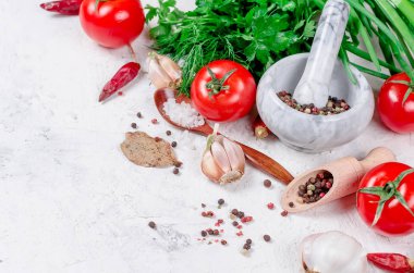 bir şube, yağ, maydanoz, baharatlar kiraz domates