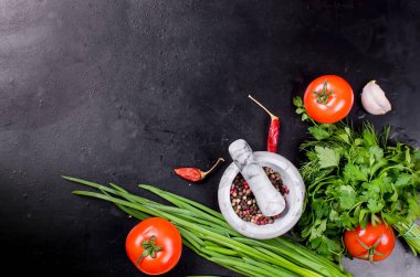 bir şube, yağ, maydanoz, baharatlar kiraz domates