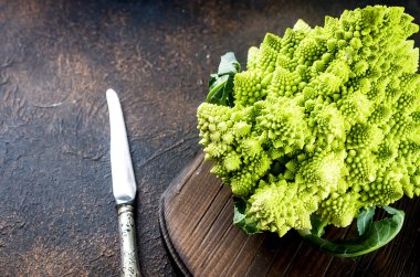 Taze yeşil lahana romaneskosu 