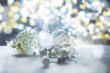köknar dalları, hediyeler, Noel oyuncakları ile noel arka plan