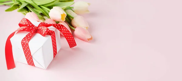 Gift Box Bouquet Pink White Tulips Pastel Pink Background Spring — 스톡 사진