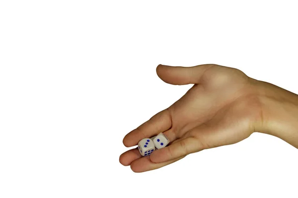 İki zar üzerinde beyaz backg izole avuç elini tutar