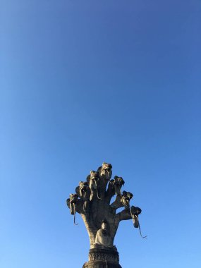 Buddha Naga Hood tarafından korunuyor.