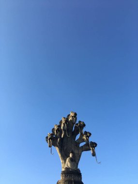 Buddha Naga Hood tarafından korunuyor.