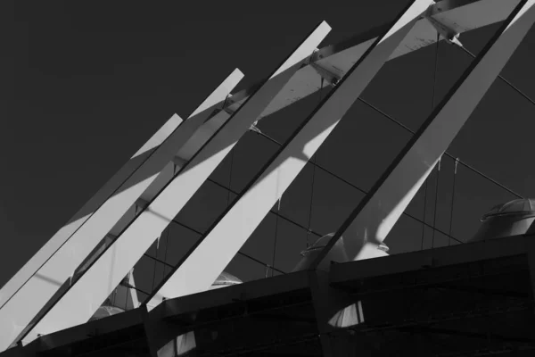 Fény Árnyék Játéka Központi Stadionban Egy Fényes Napon — Stock Fotó