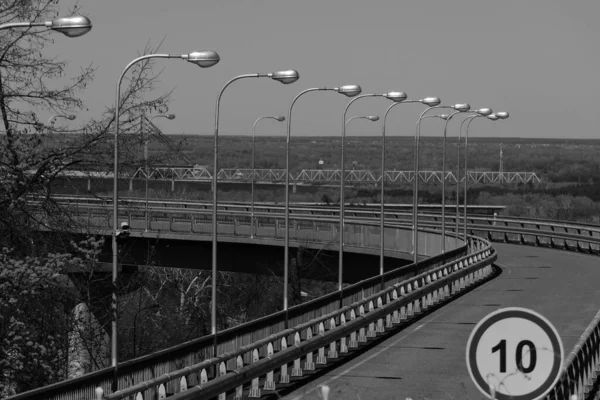 Pequeño Estrecho Puente Especial Con Linternas Diseño Moderno —  Fotos de Stock