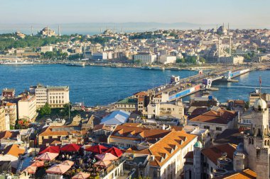 İstanbul. Galata kulesinden şehir ve deniz manzarası.