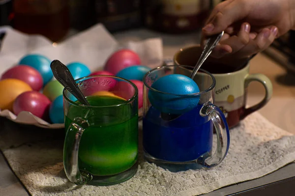 Proces Malowania Jaj Wielkanoc — Zdjęcie stockowe