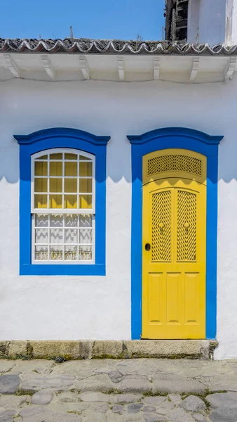 Fasad Typiska Färgglada Hus Med Kullerstensgata Paraty Rio Janeiro Brasilien — Stockfoto