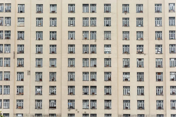 Nahaufnahme Der Fassade Eines Art Déco Gebäudes Mit Fenstermuster Zentrum — Stockfoto