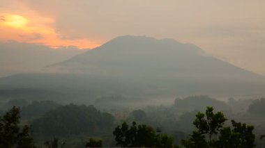 Volcano Agung üzerinde gün doğumu, Bali, Endonezya.