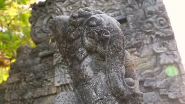 Endonezya, Bali 'deki Pura Luhur Uluwatu Tapınağı' ndaki kapı