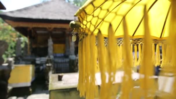 Tradycje parasol na wyspie Bali, Indonezja — Wideo stockowe