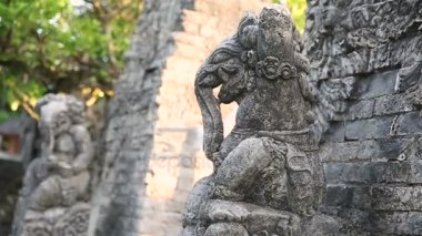 Endonezya, Bali 'deki Pura Luhur Uluwatu Tapınağı' ndaki kapı