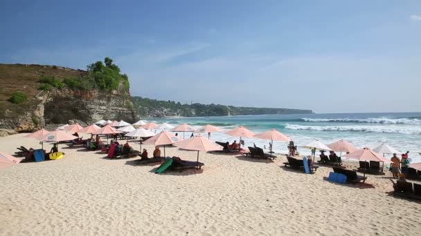 乌鲁瓦图的梦境海滩。印度尼西亚巴厘岛 — 图库视频影像