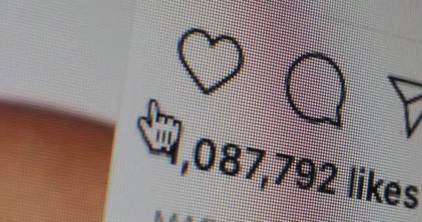 Нажимаю Сердце Инстаграме Close Comment Send Icons Удачный Пост Инстаграме — стоковое видео