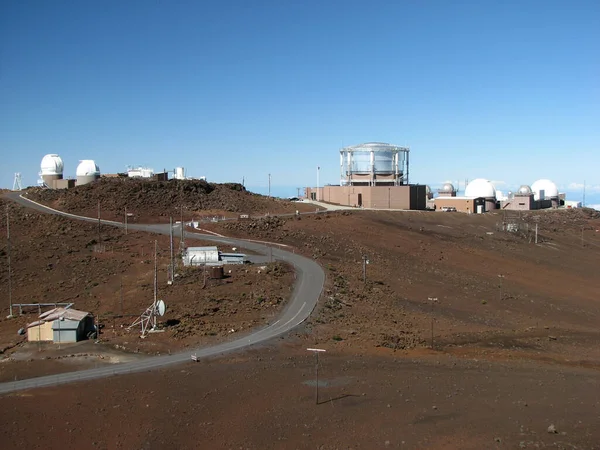 夏威夷大岛Mauna Kea山顶上的望远镜 — 图库照片