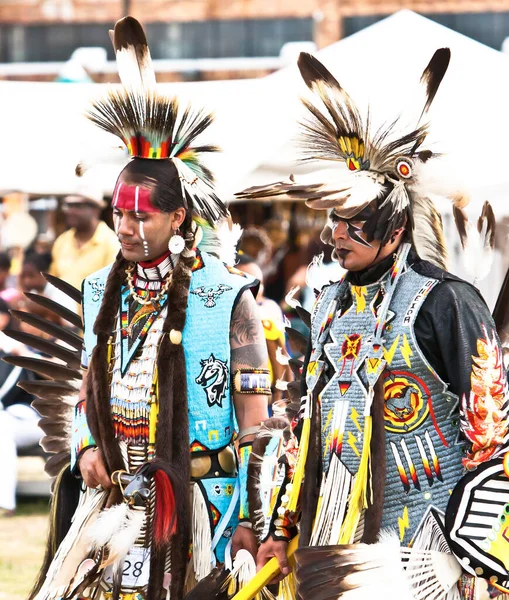New York City, ABD - 5 Haziran 2011: Brooklyn 'deki NYC Pow Wow' da yerli halk festivali. Pow-wow, Kuzey Amerika yerlilerinin toplanma ve mirası kutlamalarıdır.